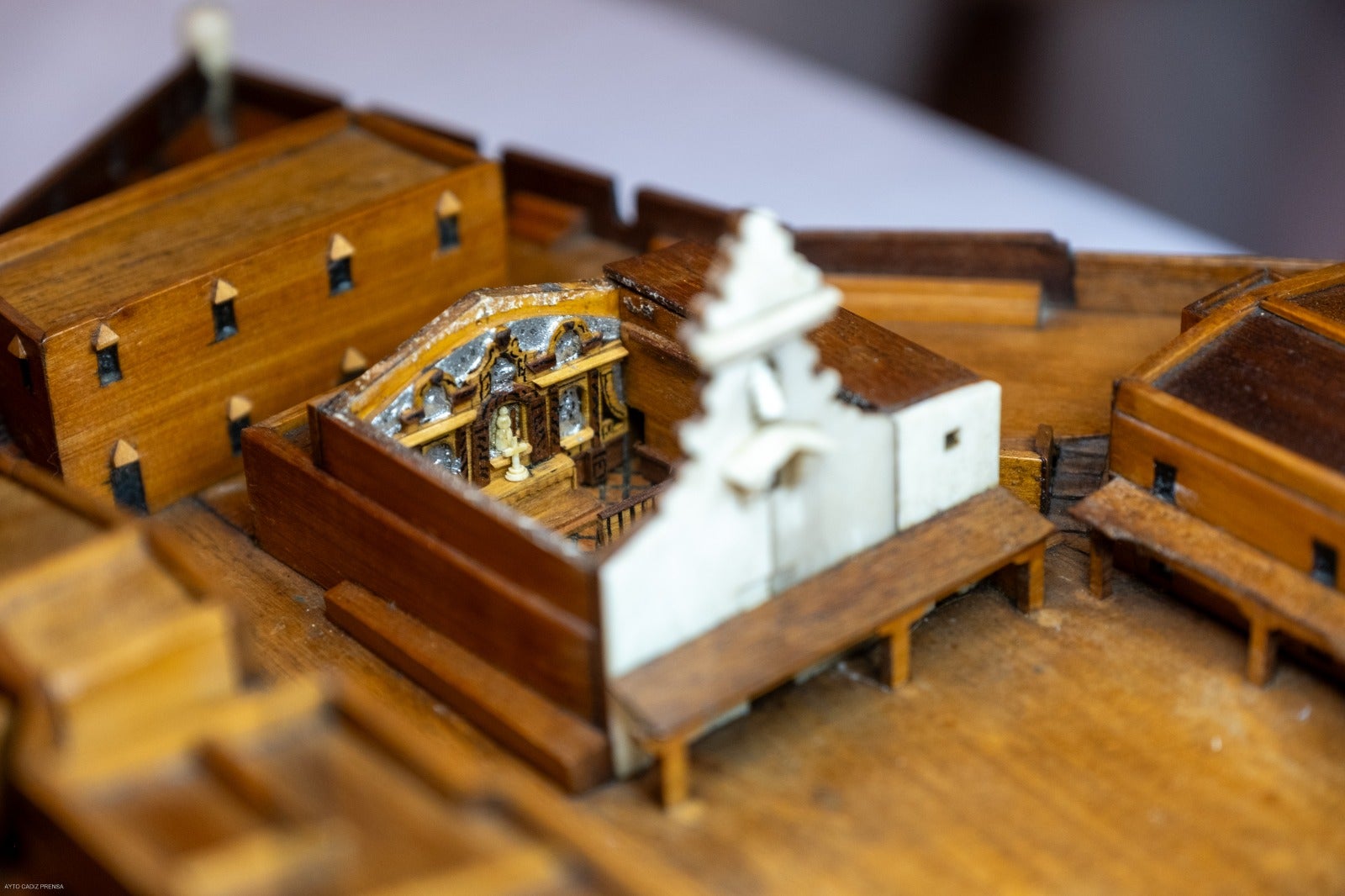 Fotos: El espectacular hallazgo del retablo de la capilla de Santa Catalina en la Maqueta de Cádiz