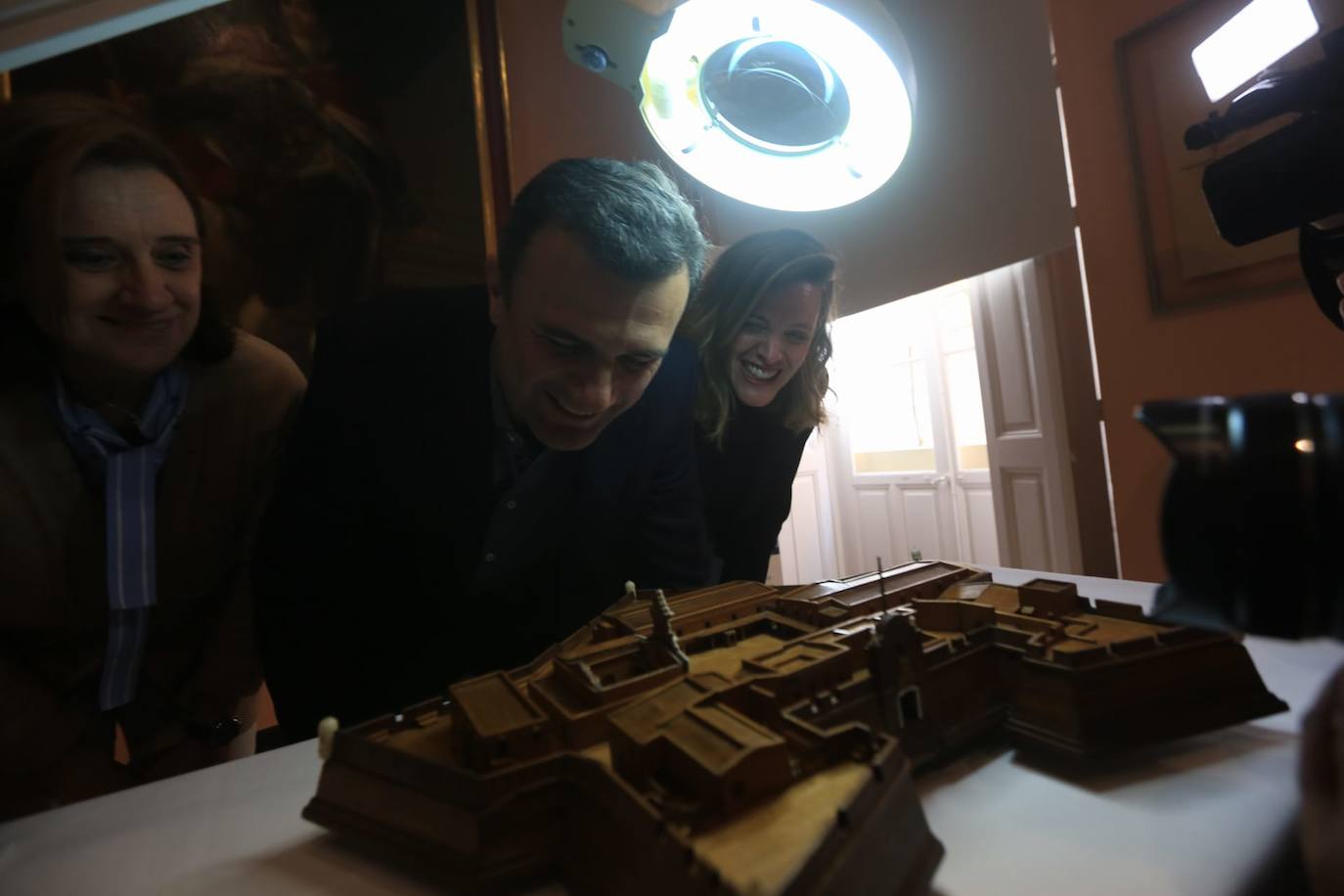 Fotos: El espectacular hallazgo del retablo de la capilla de Santa Catalina en la Maqueta de Cádiz