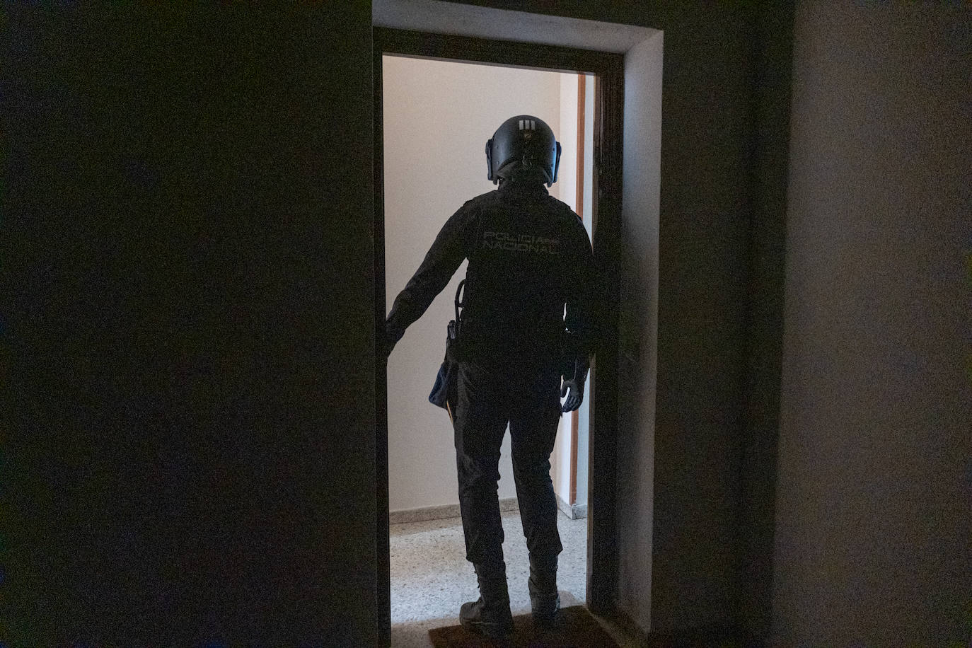 Fotos: Operación de la Policía Nacional antidroga en la barriada de la Paz de Cádiz