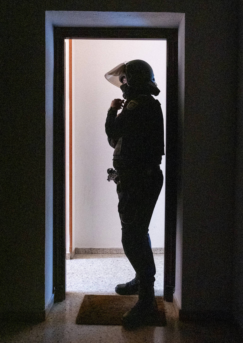 Fotos: Operación de la Policía Nacional antidroga en la barriada de la Paz de Cádiz