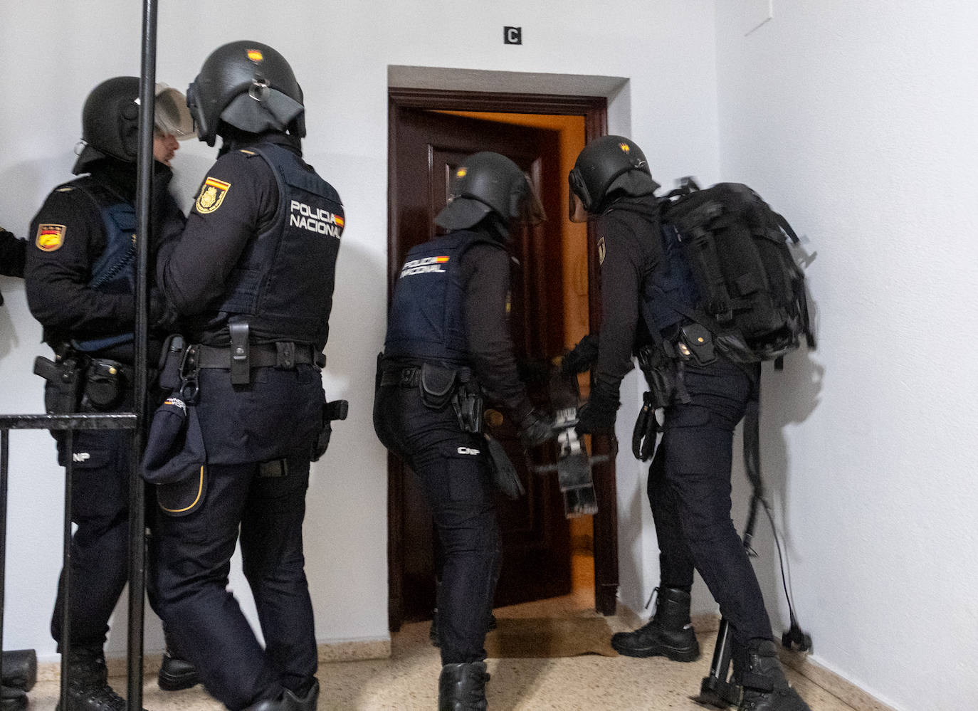 Fotos: Operación de la Policía Nacional antidroga en la barriada de la Paz de Cádiz