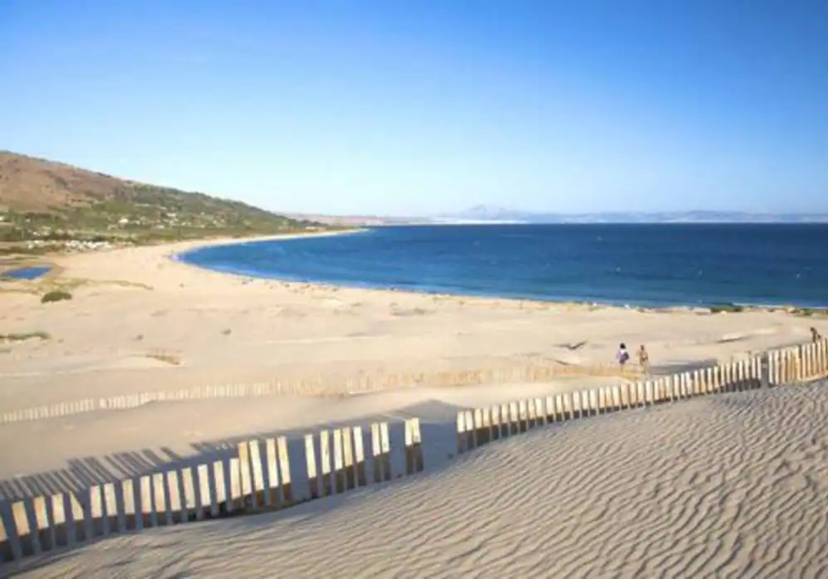 Imagen de la playa de Valdevaqueros en Tarifa