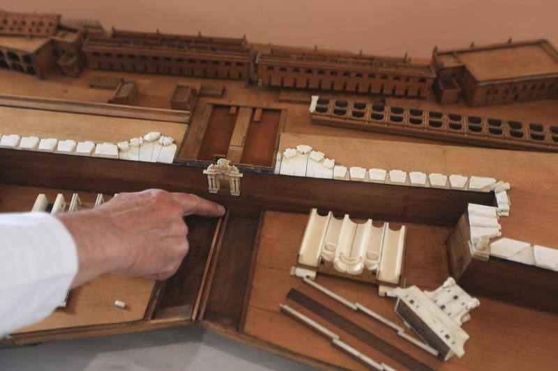 Fotos: Así está siendo la restauración de la Maqueta de Cádiz