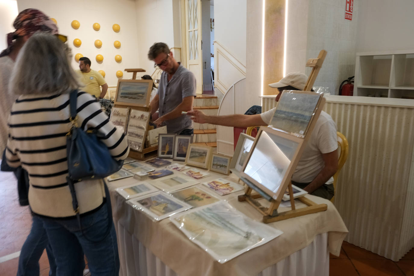 FOTOS: Mercadillo solidario a favor de la Asociación Reyes Magos