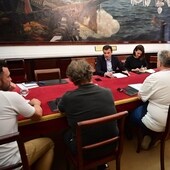 El alcalde se compromete a trabajar de forma conjunta con el comité de empresa de Navantia Cádiz