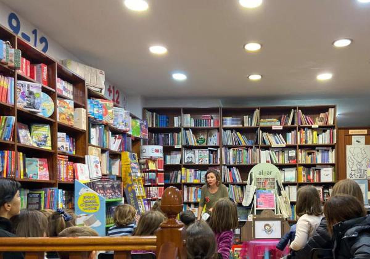 Cita con pequeños en la librería Plastilina de Cádiz.