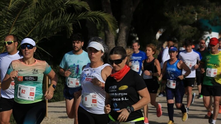 Fotos: Así ha sido la carrera solidaria 'Corre por una causa' en El Puerto