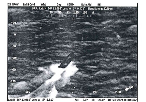 Imagen de la narcolancha desde el avión de la Guardia Civil que la detectó y siguió.