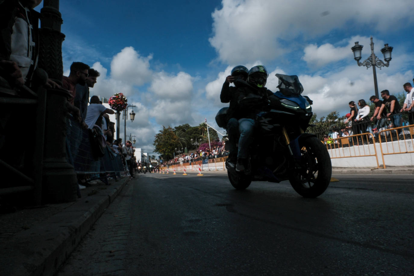FOTOS: Regresa la fiebre motera a El Puerto
