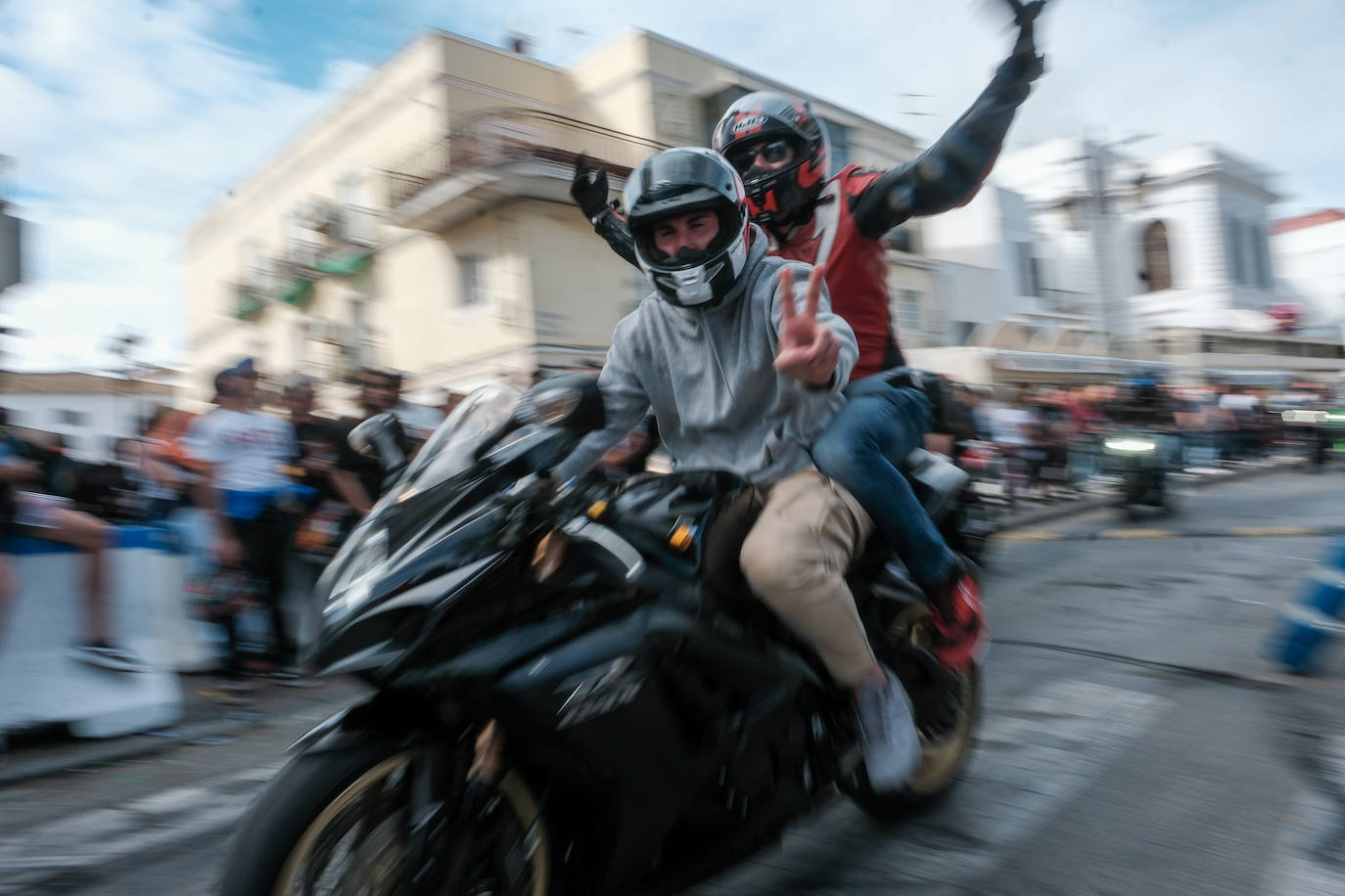 FOTOS: Regresa la fiebre motera a El Puerto
