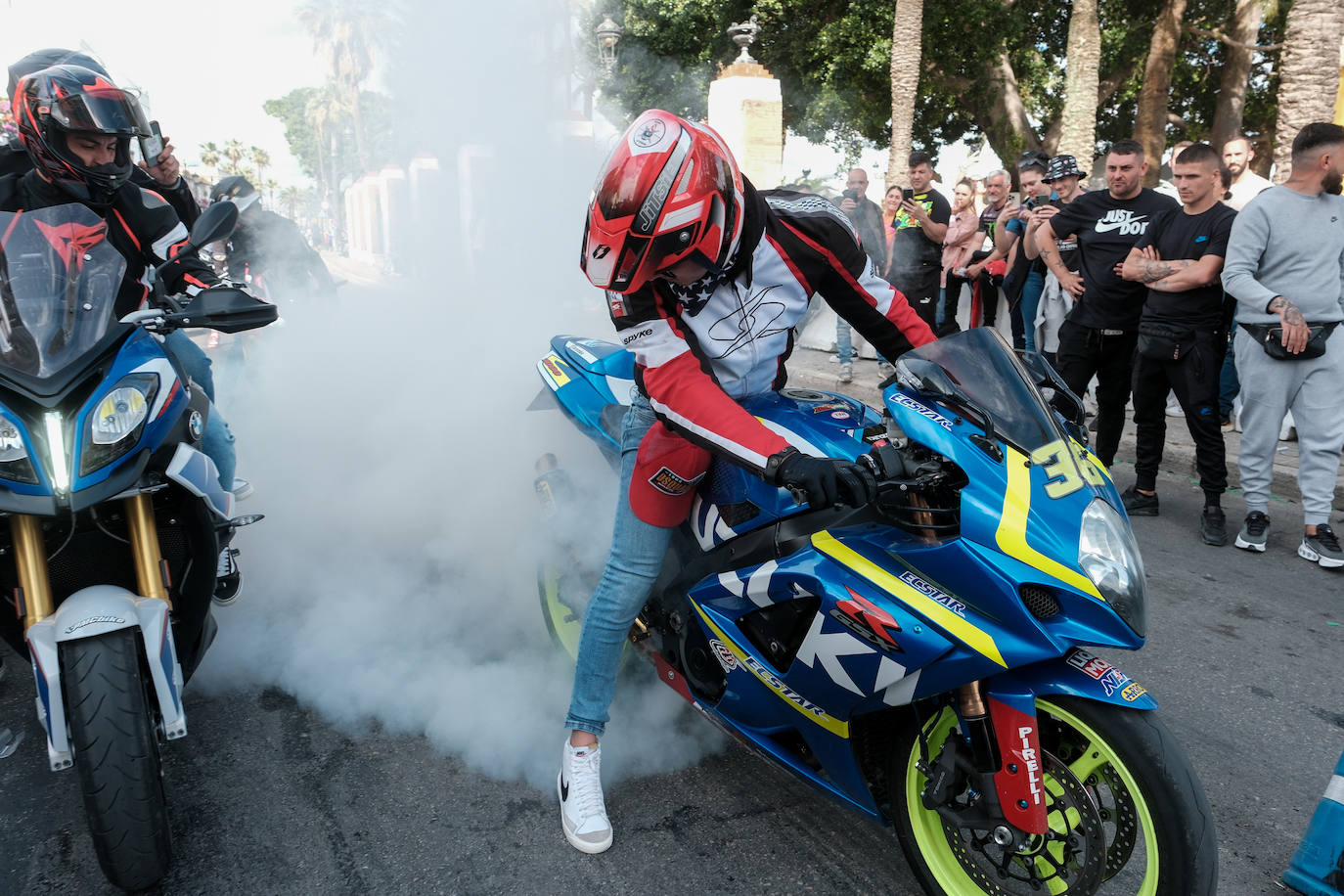 FOTOS: Regresa la fiebre motera a El Puerto