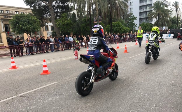 Exhibición de minimotos