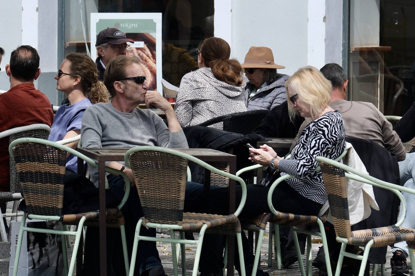 Los cruceristas dan color a las calles de Cádiz en este Primero de Mayo