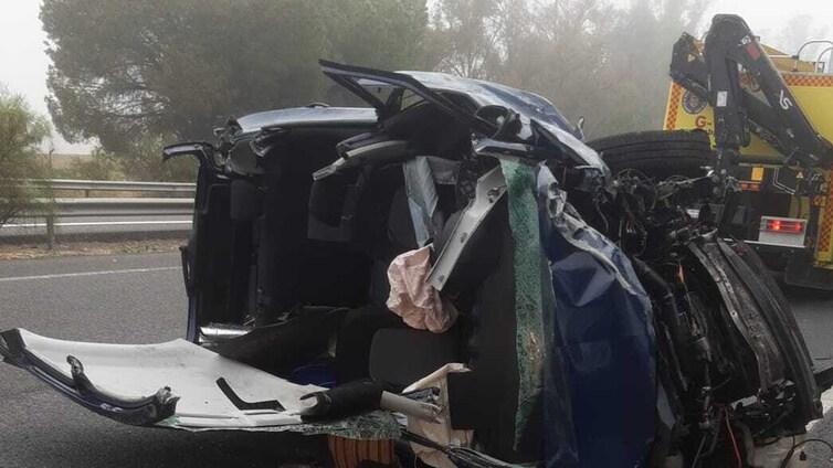 Cinco heridos, tres de ellos graves, en una colisión en la autopista, a la altura de Jerez