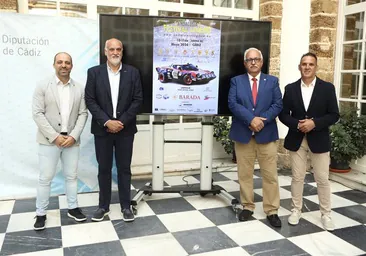 El vicepresidente segundo y responsable de Deportes, Javier Vidal, en la presentación del Andalusia Festival Legend, junto a otros responsables del evento