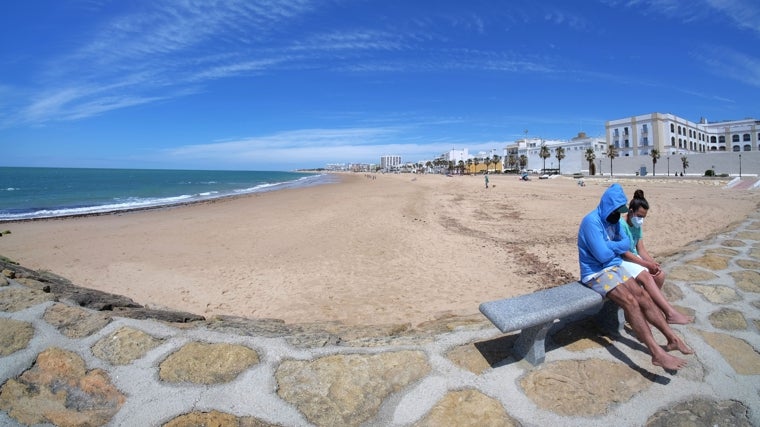 Las playas de Cádiz que no deberían tener Bandera Azul, según los ecologistas