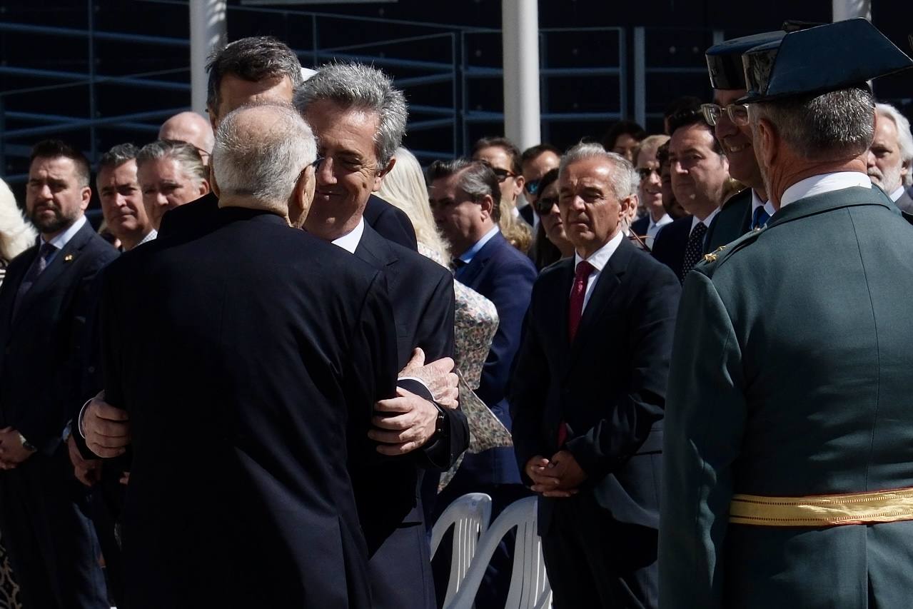 Fotos: Así ha sido la toma de posesión del nuevo jefe de la Comandancia, el coronel Luis Martín Velasco