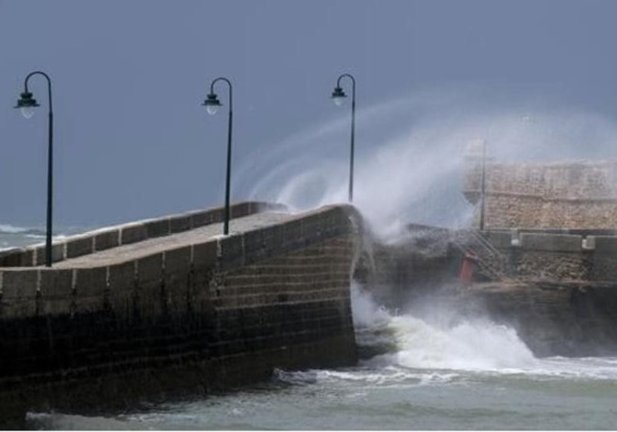 Imagen de archivo de rachas de viento en La Caleta.