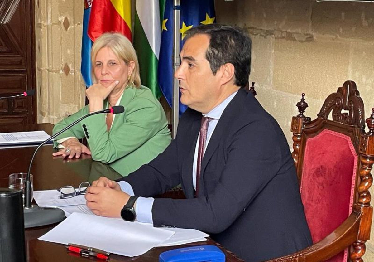 José Antonio Nieto con María José García Pelayo en una foto de archivo