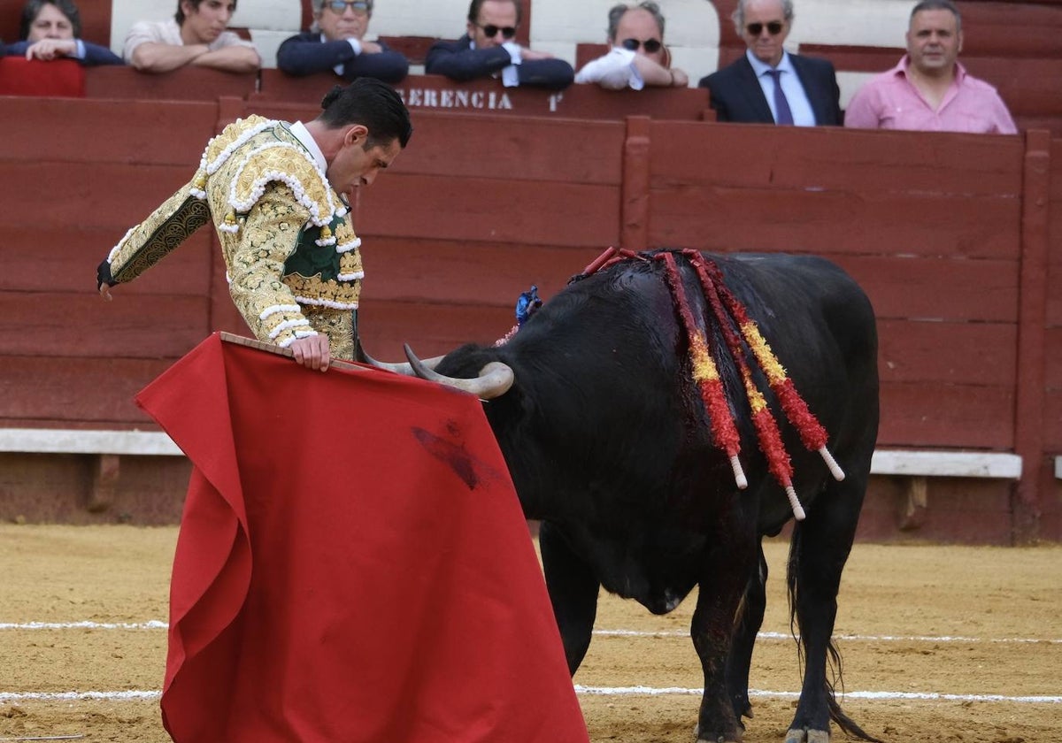 Lleno en los tendidos y dos salidas a hombros. La tauromaquia luce en Jerez