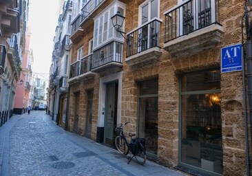 La provincia de Cádiz registra casi 52.000 pernoctaciones en apartamentos turísticos en marzo de 2024