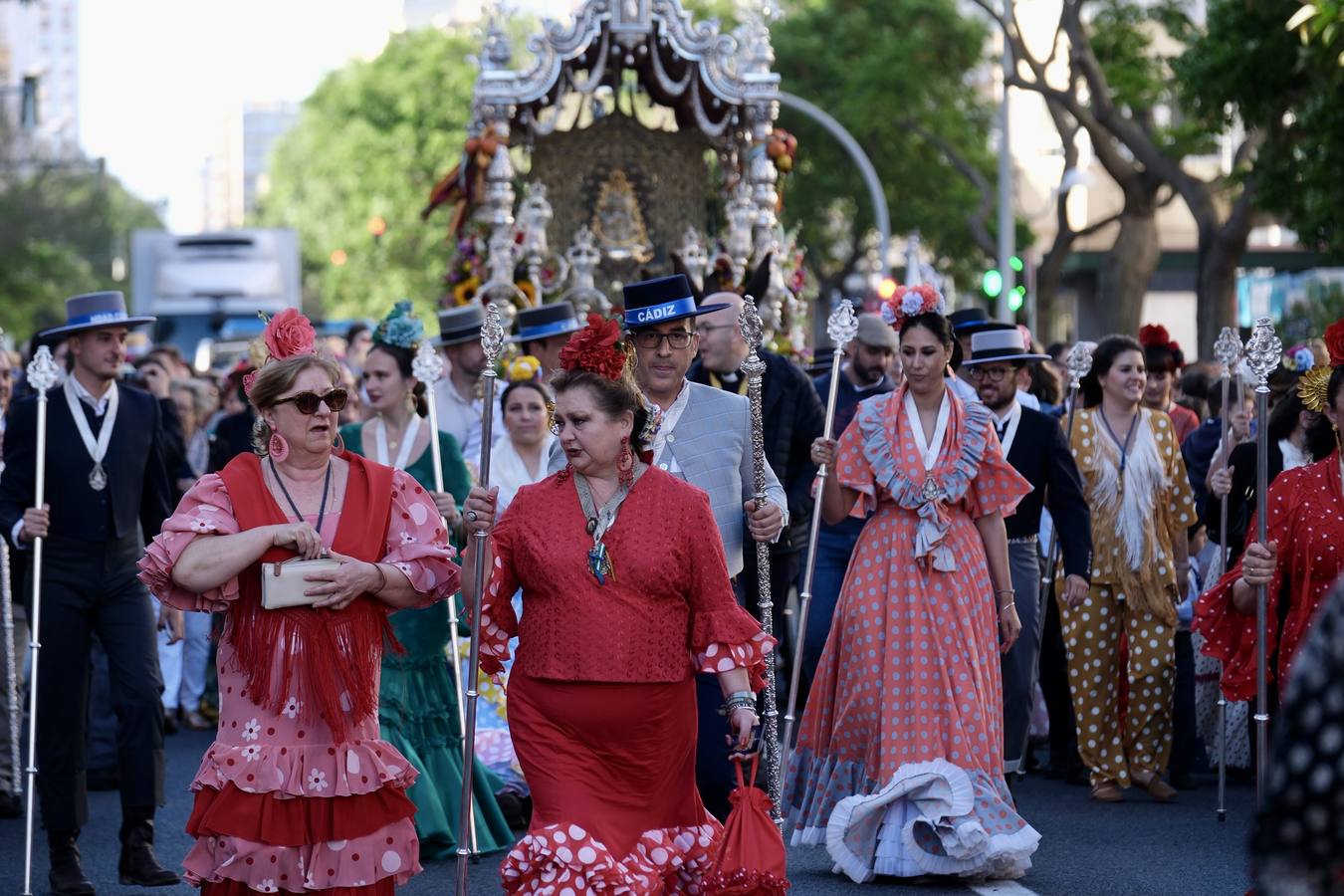 Fotos: La hermandad del Rocío de Cádiz recorre la ciudad antes de salir hacia Almonte