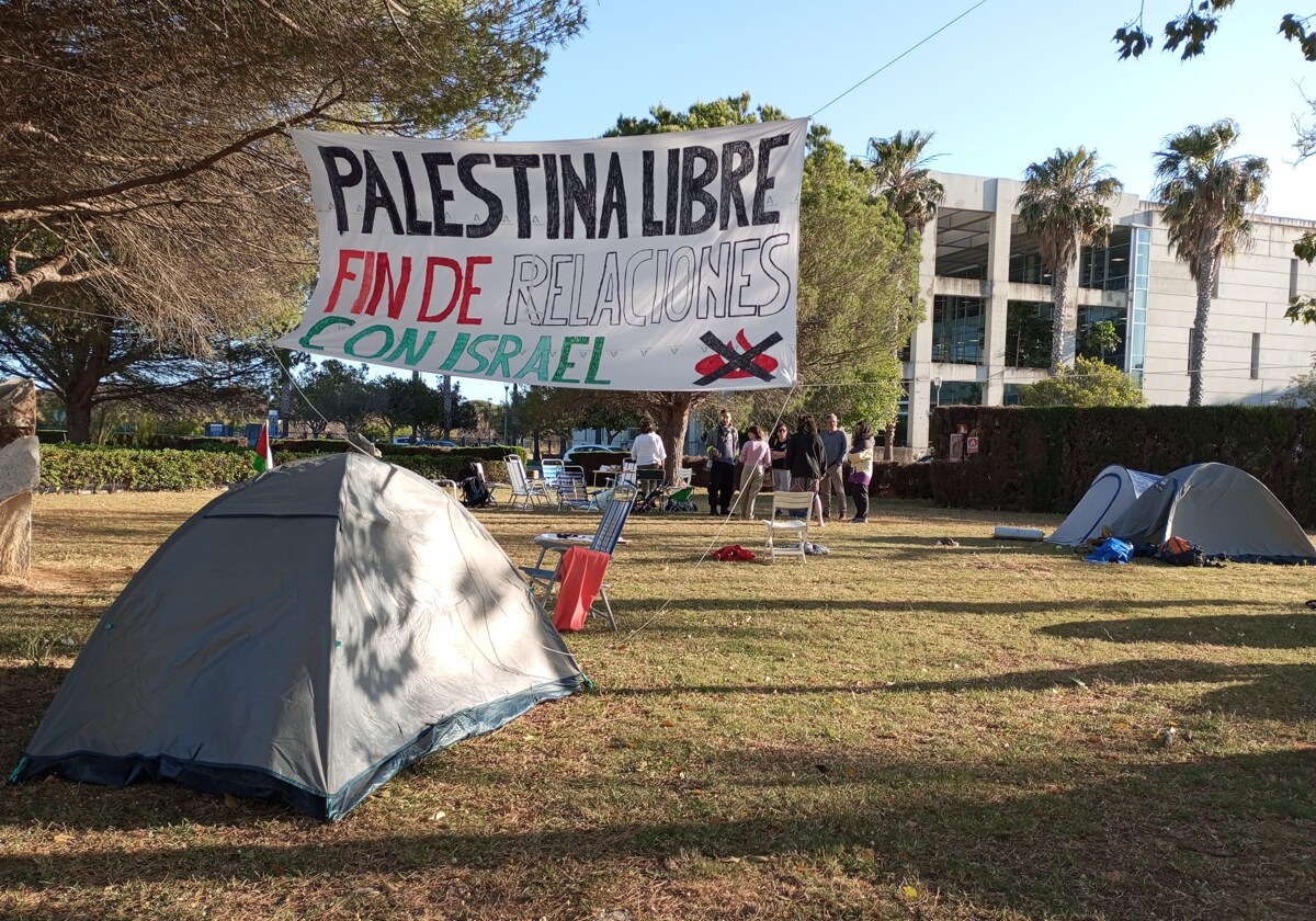 Acampada estudiantil en solidaridad con Palestina en el campus de la UCA en Puerto Real