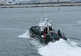 Agentes del Servicio Marítimo de la Guardia Civil de Cádiz avisan: «Así no se puede cubrir todas las 'zonas calientes' del narco»