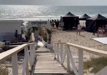 El chiringuito de la playa de La Barrosa en Chiclana donde se ha rodado la nueva serie de los creadores de 'La casa de papel'