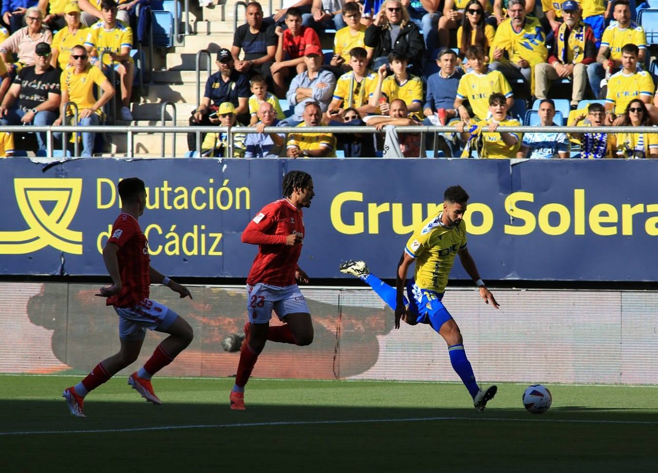 Fotos: Las imágenes del partido Cádiz CF-Las Palmas en Carranza