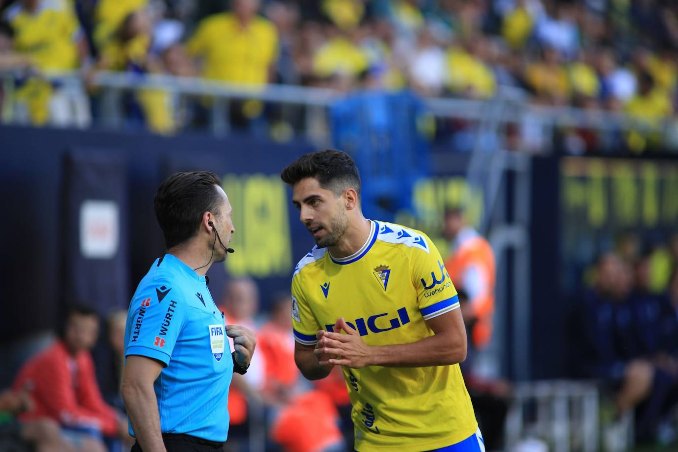 Fotos: Las imágenes del partido Cádiz CF-Las Palmas en Carranza