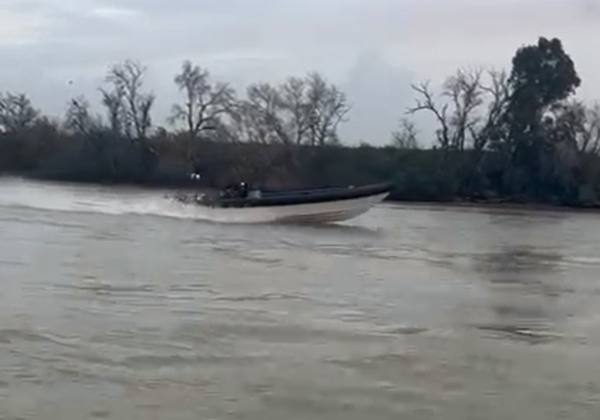 Una de las narcolanchas que esos días navegó por las aguas de la desembocadura.