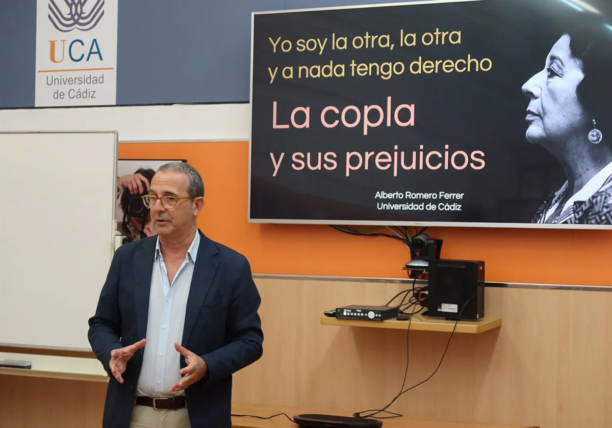 Especialistas reivindican la influencia de Cádiz en la copla, el cuplé o el flamenco con una jornada en la UCA