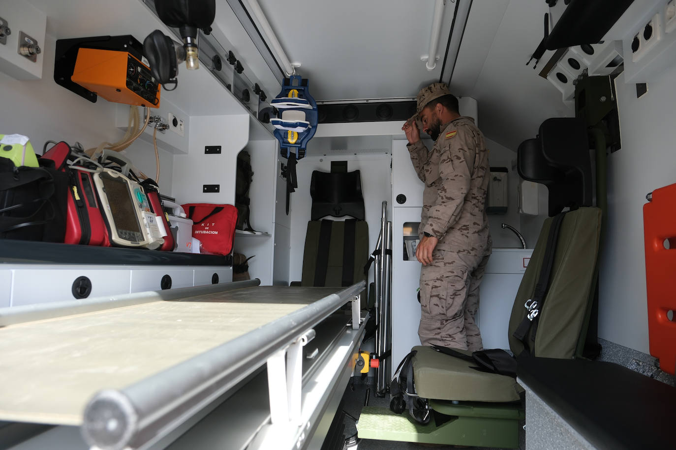 Fotos: San Fernando celebra el Día de las Fuerzas Armada con una exposición de material militar