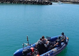 Localizados en el agua los enseres de la persona desaparecida en el accidente marítimo en Rota