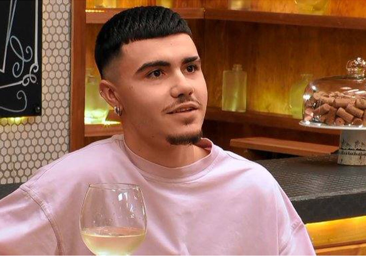 El hijo de Dani Güiza llega a &#039;First Dates&#039;, pero su cita no conoce a su padre: «Para mí es como un ídolo»