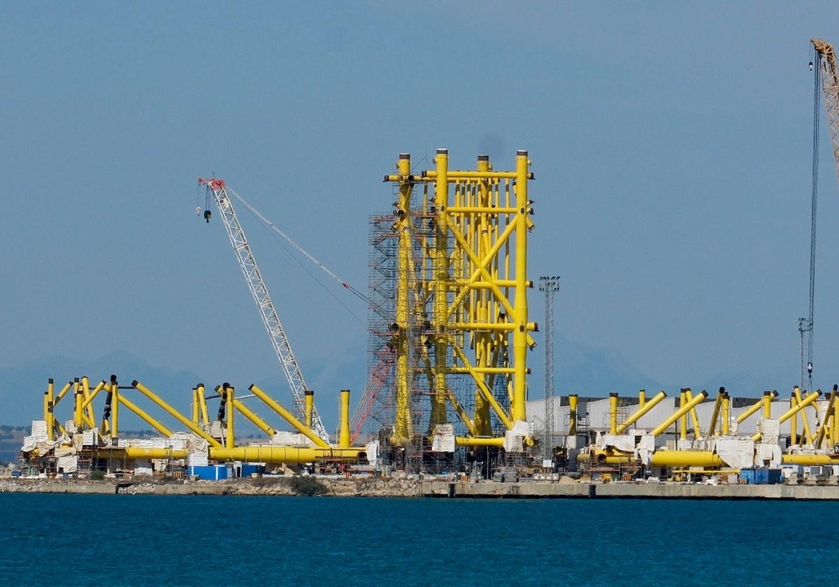 Aspecto de la Borwin 5 que se construye en el patio de Dragados Offshore, en La Cabezuela