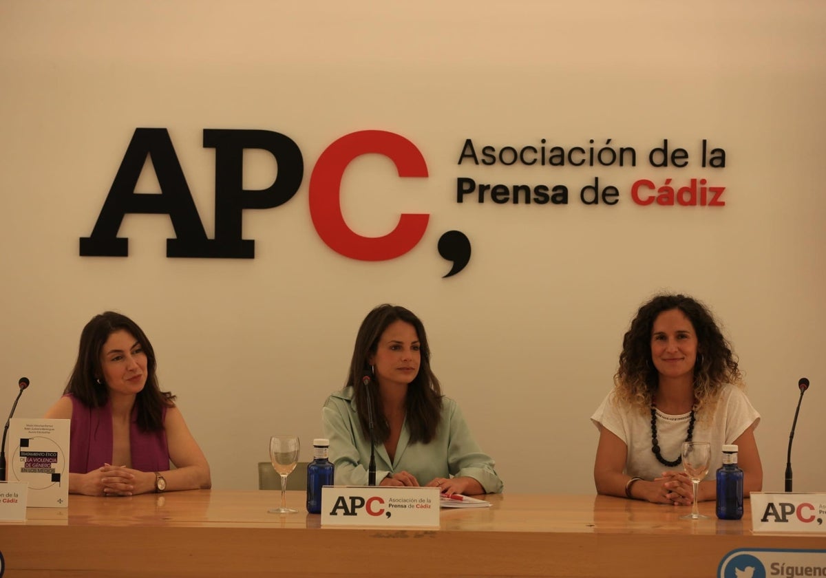 María Sánchez, Esther Macías y Belén Zurbano.