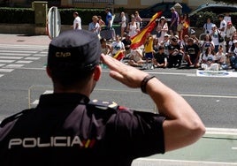 Guardias civiles, policías y familiares se manifiestan en Cádiz para exigir a Interior que se les considere profesión de riesgo