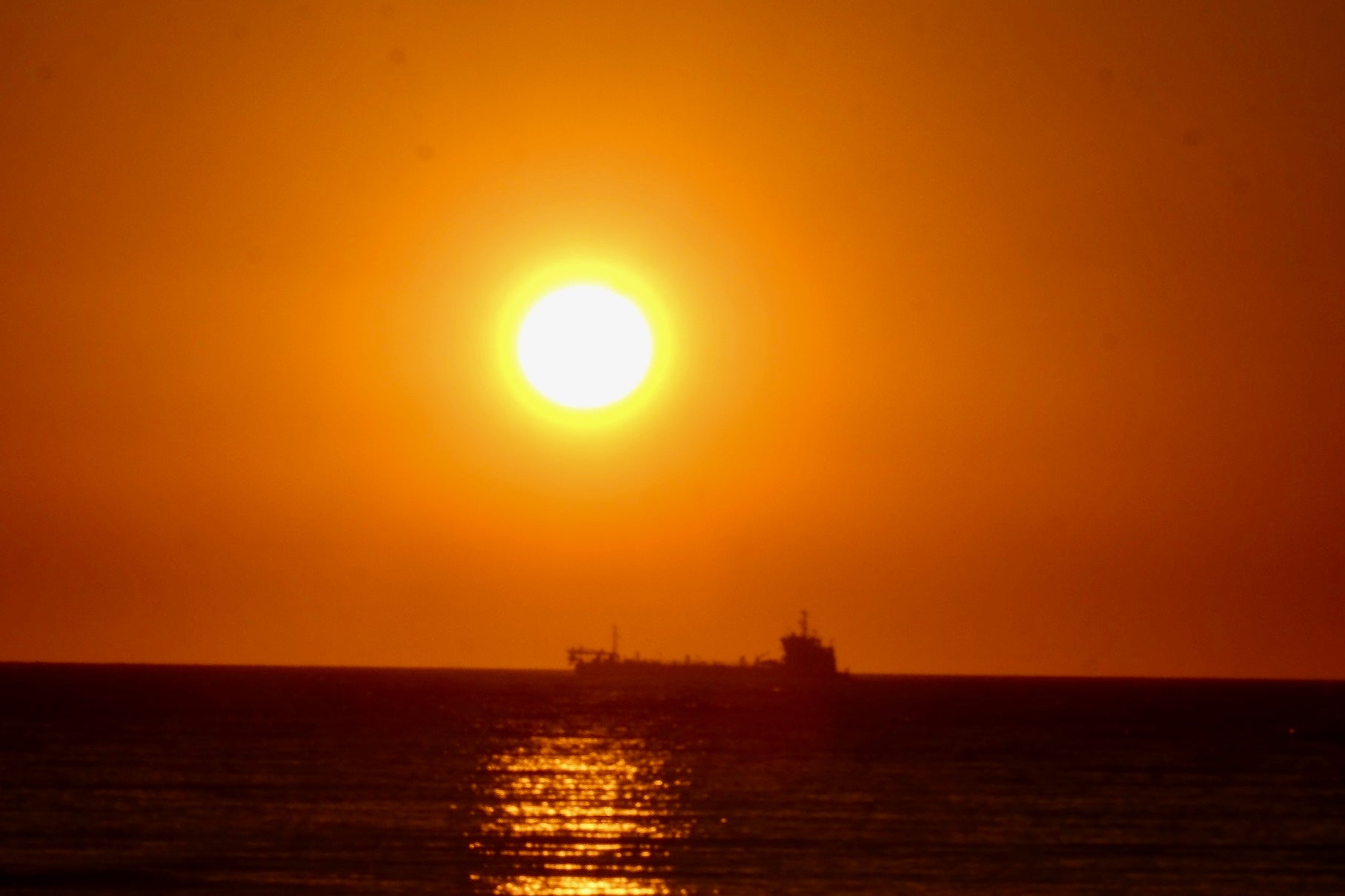 Fotos: Atardecer de La Caleta para darle la bienvenida al verano