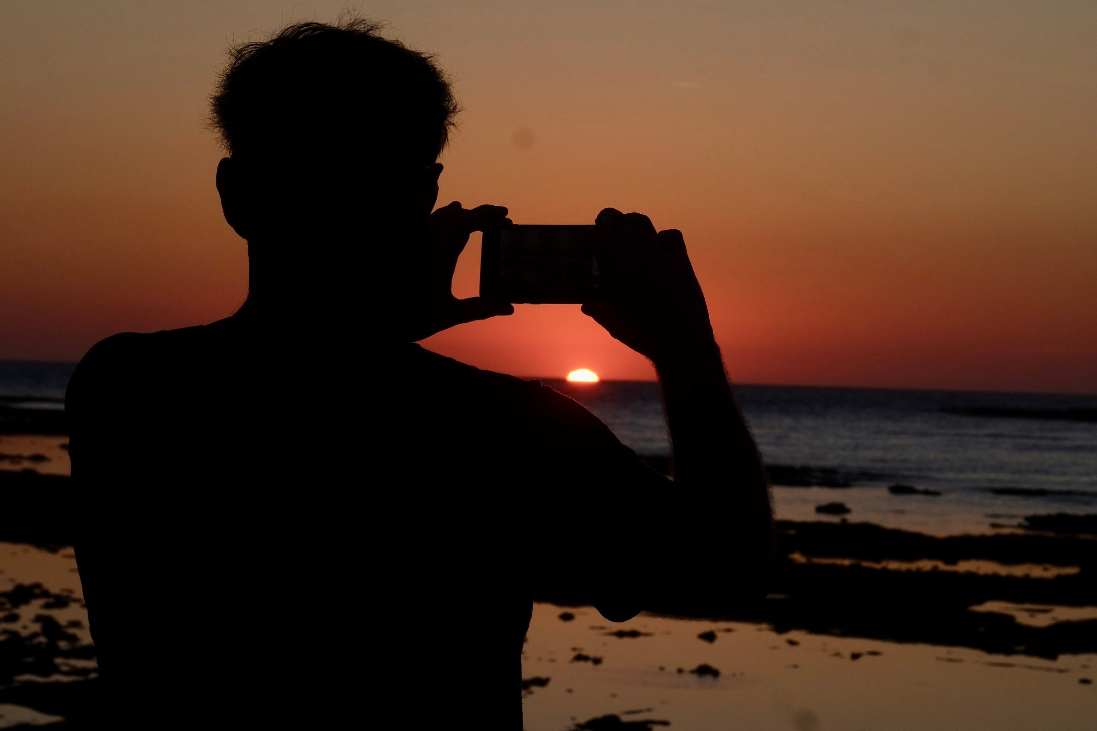 Fotos: Atardecer de La Caleta para darle la bienvenida al verano