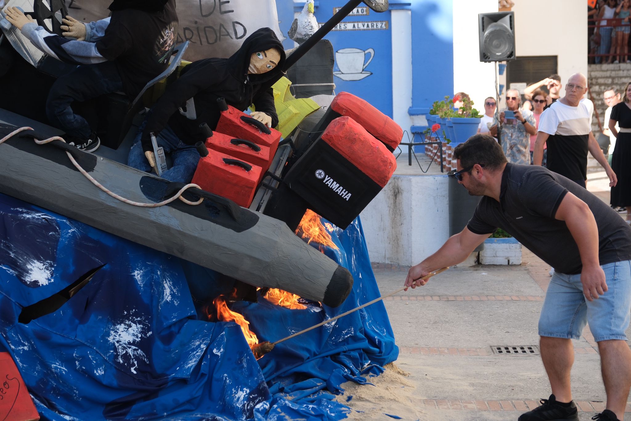 Galería: Cádiz quema lo malo con la tradición de los juanillos