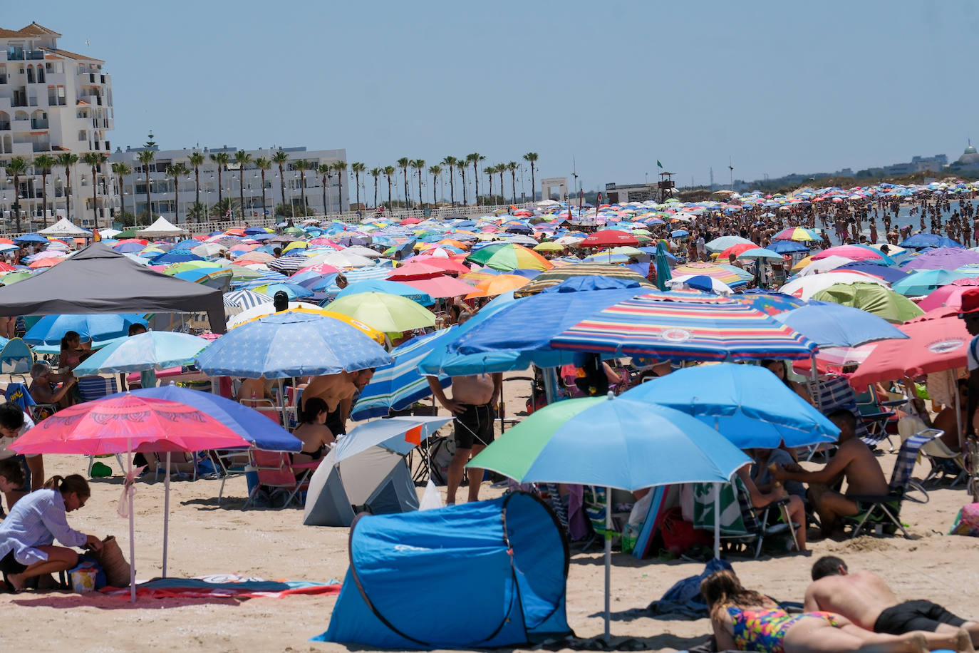 Fotos: Cádiz disfruta de su primer fin de semana de verano