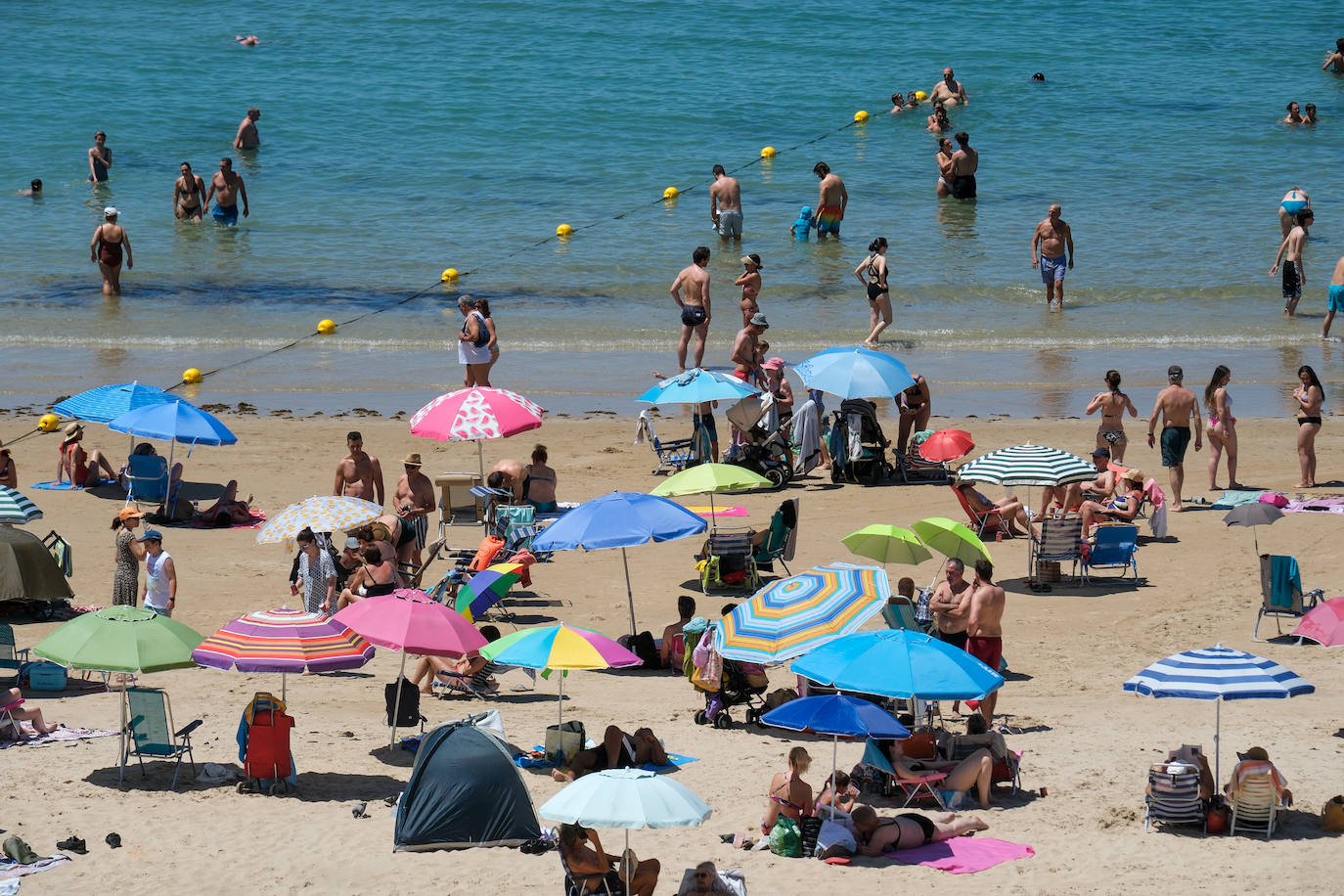 Fotos: Cádiz disfruta de su primer fin de semana de verano