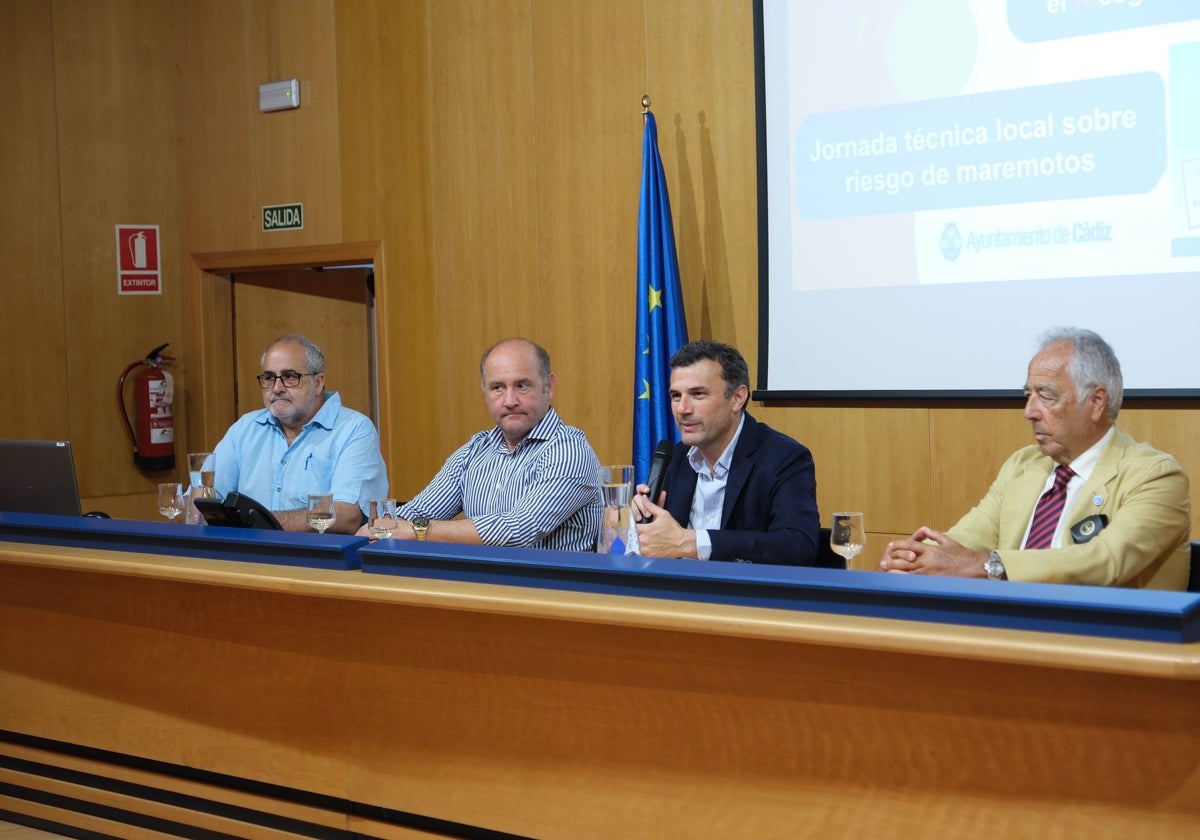 Jornada técnica local sobre riesgo de maremotos.