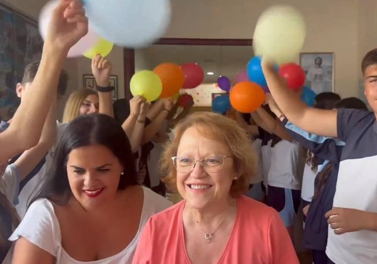 El emotivo adiós de Mari tras 43 años trabajando en el colegio Nuestra Señora de Lourdes de Cádiz