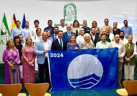 La Junta entrega las 36 banderas azules con las que cuenta este año la provincia de Cádiz