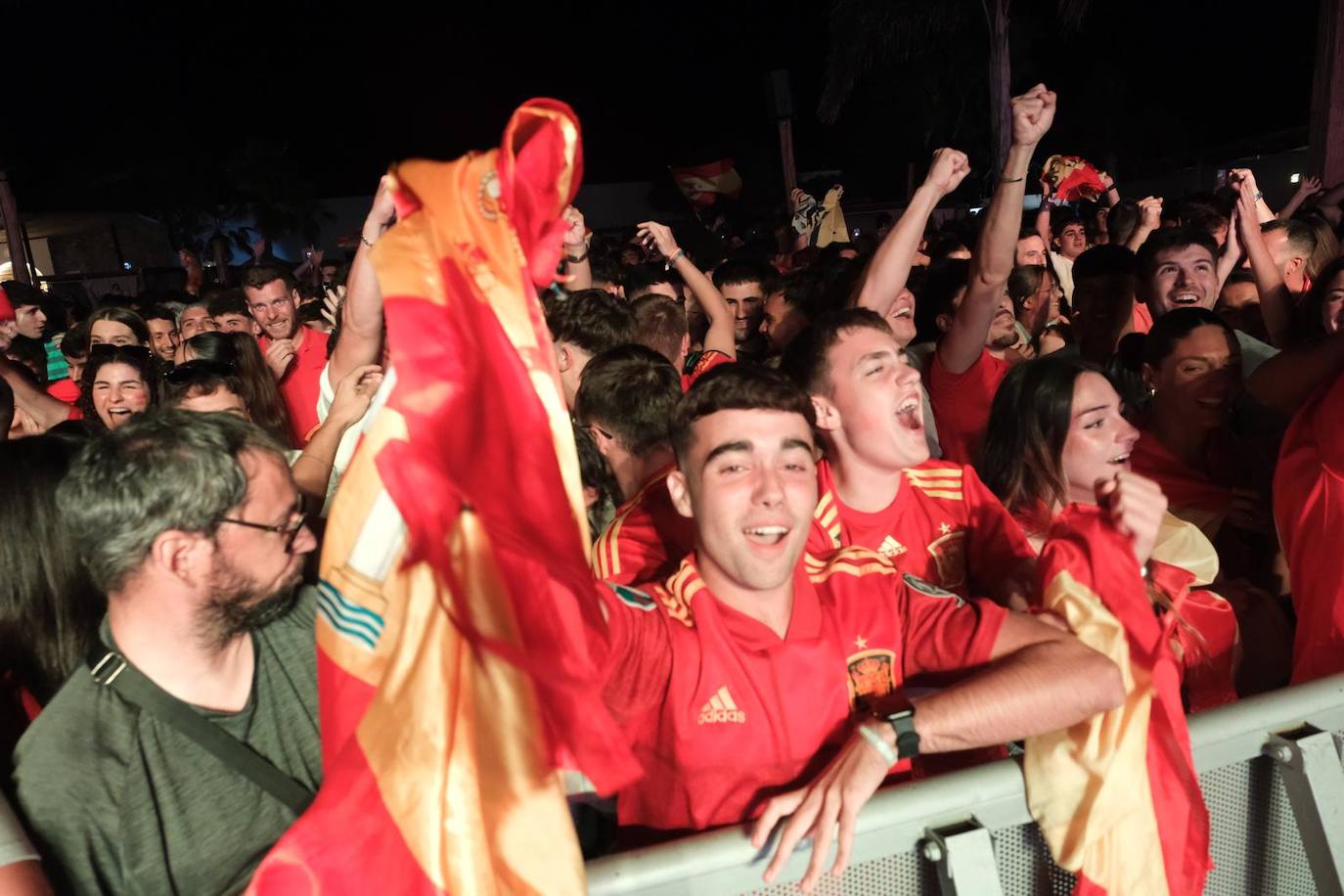 Fotos: Así se ha vivido el España-Francia en Cádiz