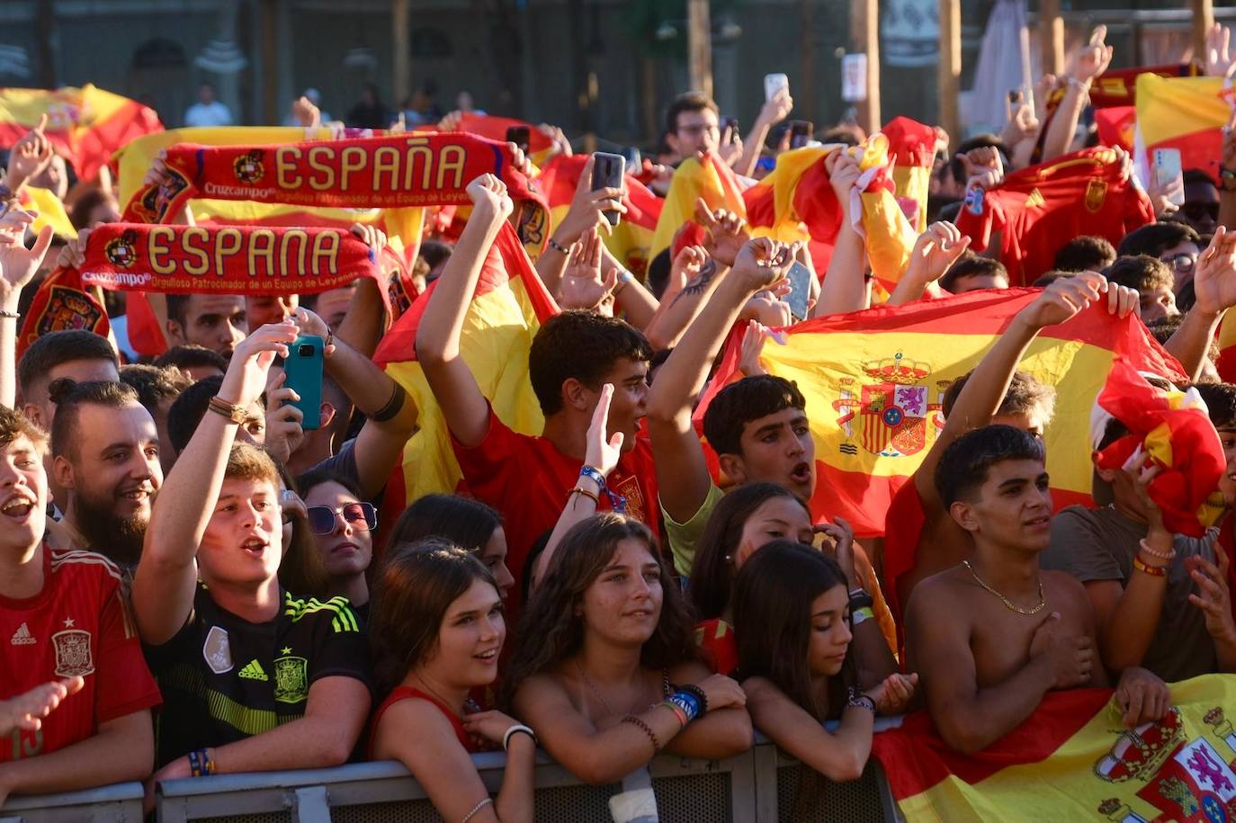 Fotos: Así se ha vivido el España-Francia en Cádiz