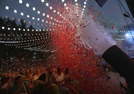 La Feria del Carmen y la Sal ilumina ya San Fernando